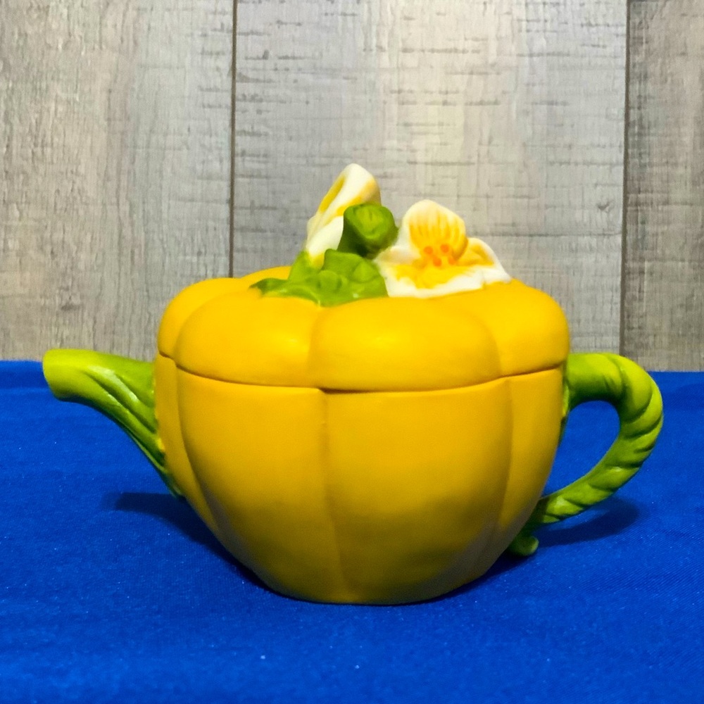 Avon Seasons Harvest Vegetable Mini Teapot Trinket Dish - Pumpkin Squash- 1996.